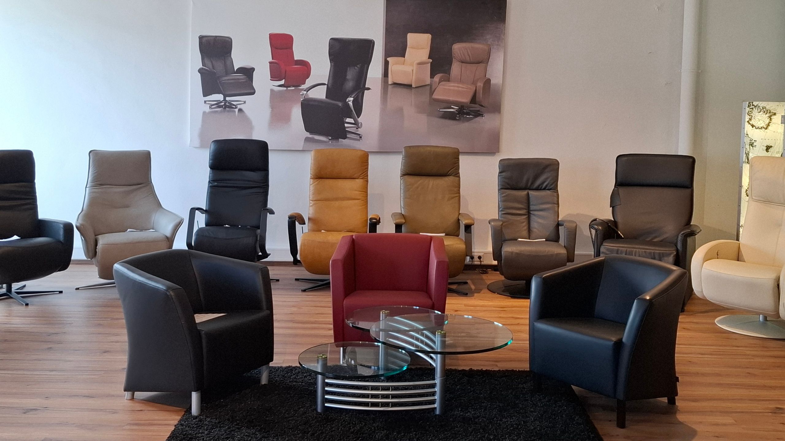 Relaxsessel der D-Serie in der Ausstellung in Metzingen